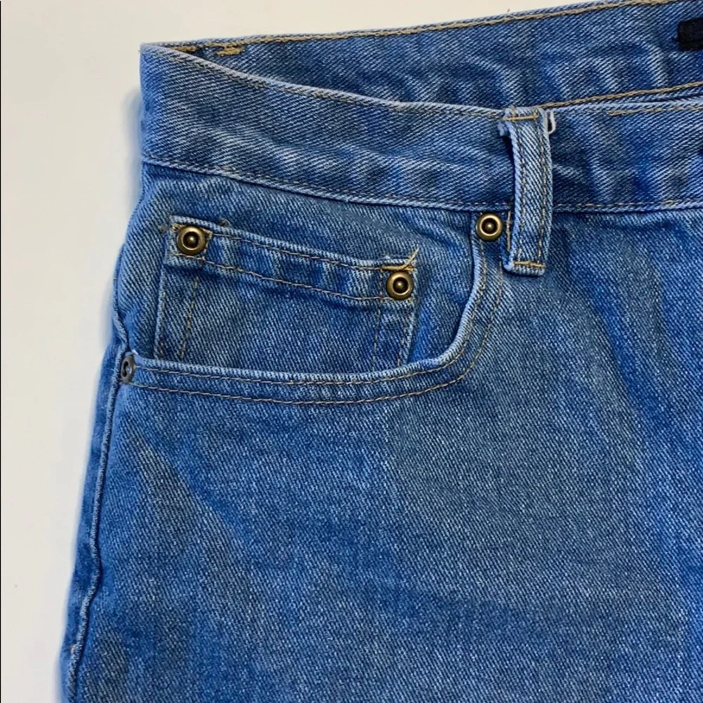 Forever 21 Women’s Button Front Denim Shorts - Picture 2 of 5
